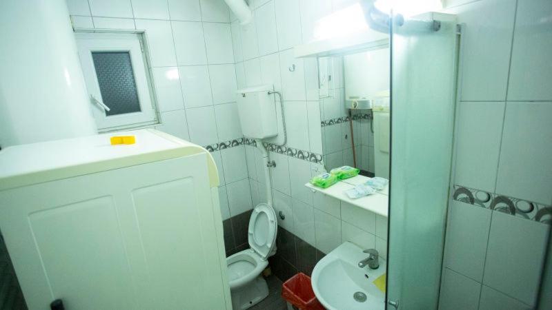 Private Cozy Room 1 With Shared Kitchen In Appartment, Downtown בלגרד מראה חיצוני תמונה